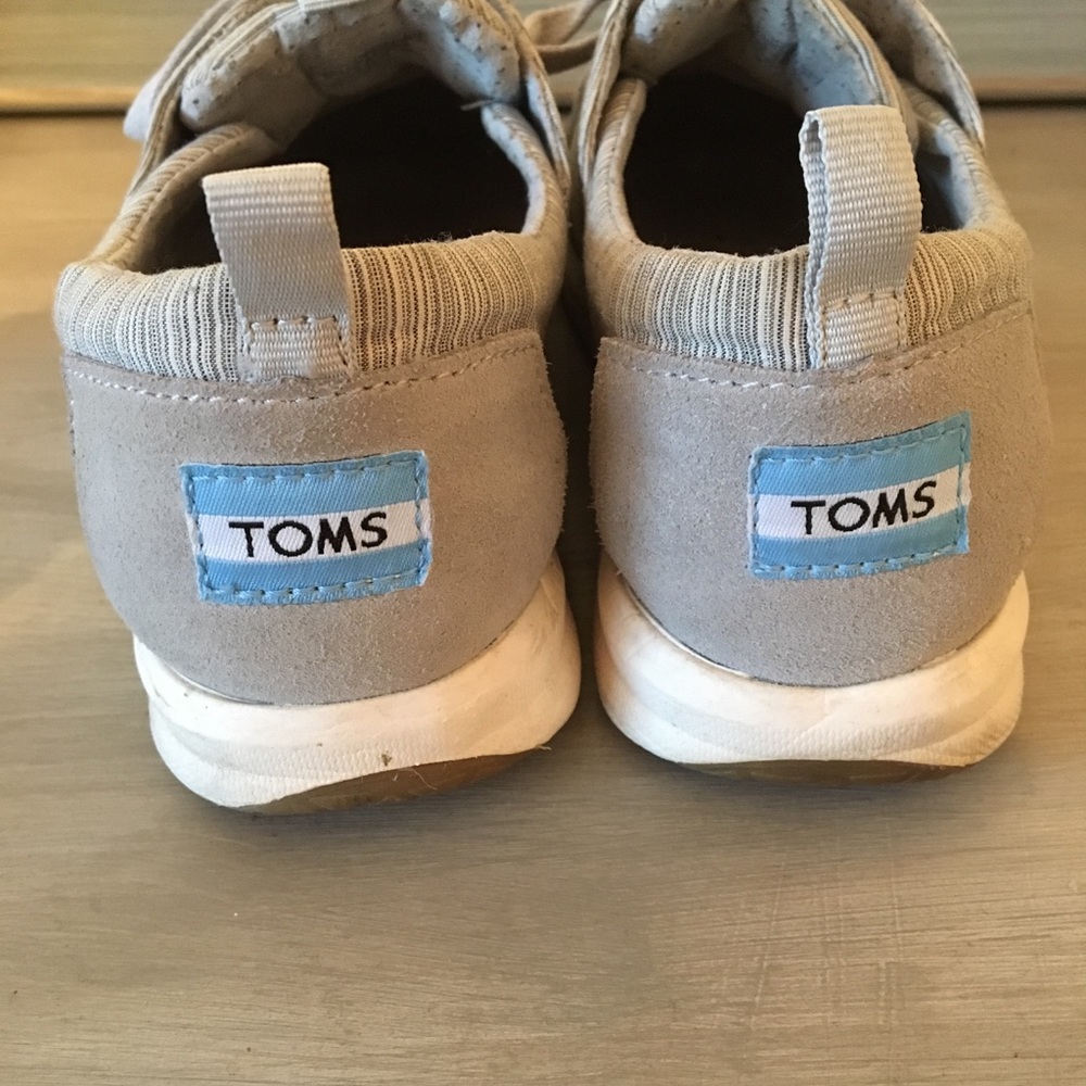 Tom’s Canvas Sneaker women’s 7